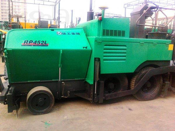 Асфальтоукладчик  RP452L