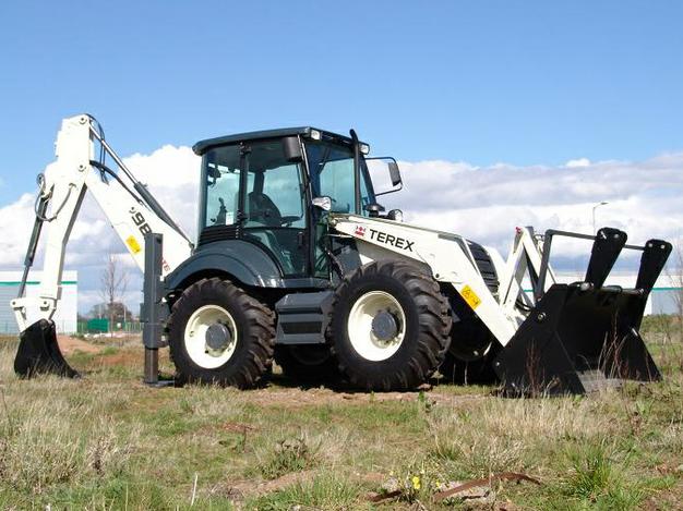 Продаётся новый экскаватор-погрузчик Terex-970